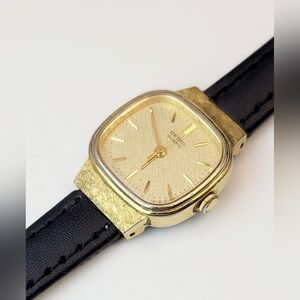 Vintage Seiko 1421-5090 Ladies Gold Quartz Watch — Textured/Unique Dial JDM